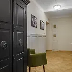 P&o Podwale Apartman