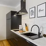 P&o Podwale Apartman
